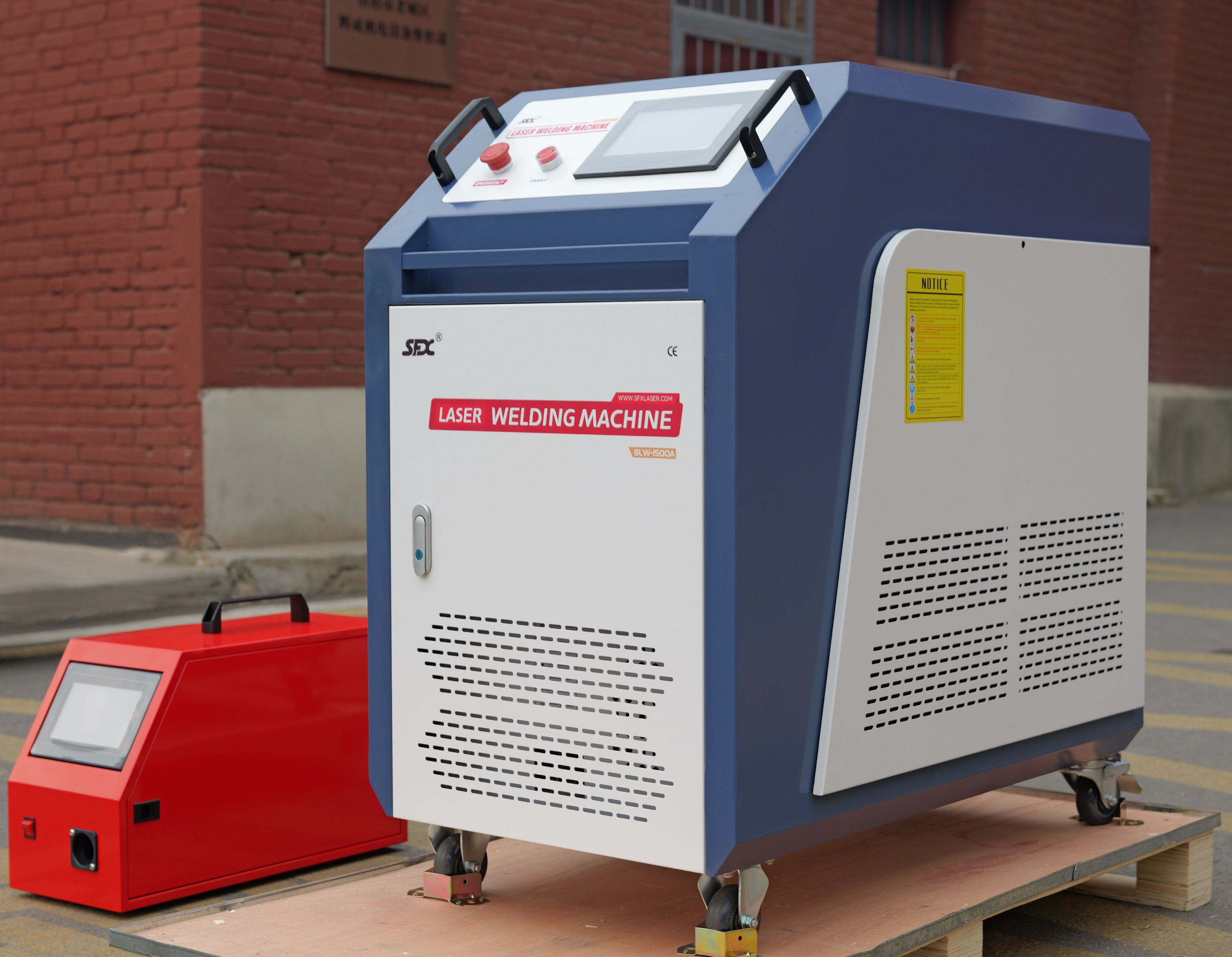 US Stock Special Offer 1500W Handheld Laser Welding Machine 2 in 1 Metal Laser Welder